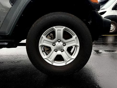 Used 2022 Jeep Wrangler Unlimited Sport image 9