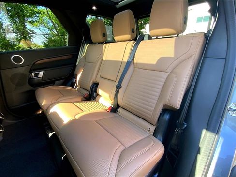 Certified 2025 Land Rover Discovery Dynamic SE AWD/4WD image 20