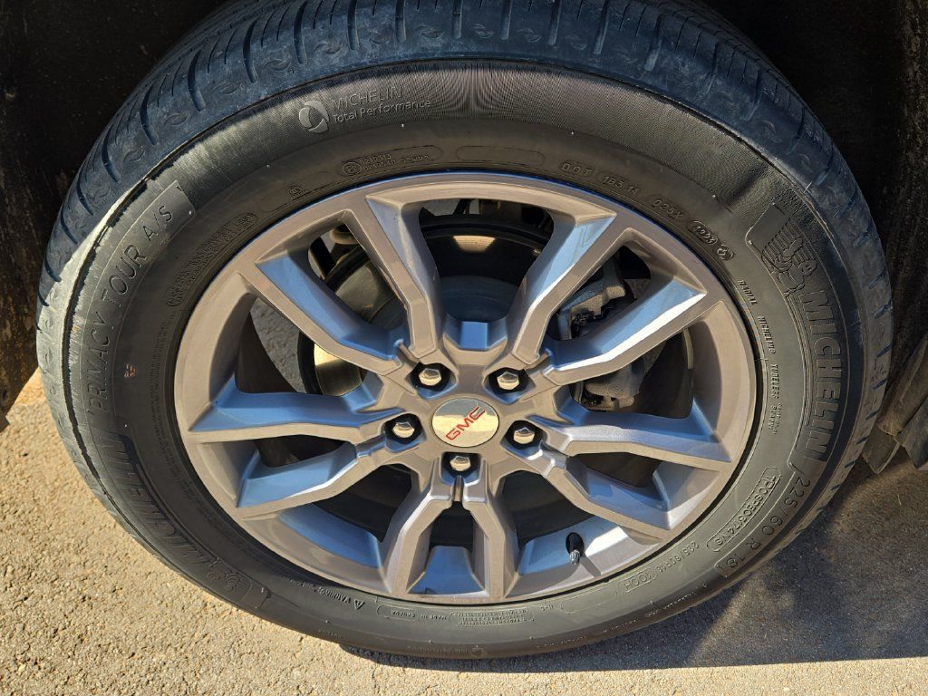 Used 2024 GMC Terrain SLT FWD image 5