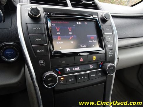Used 2017 Toyota Camry XLE w/ Moonroof Package FWD image 18