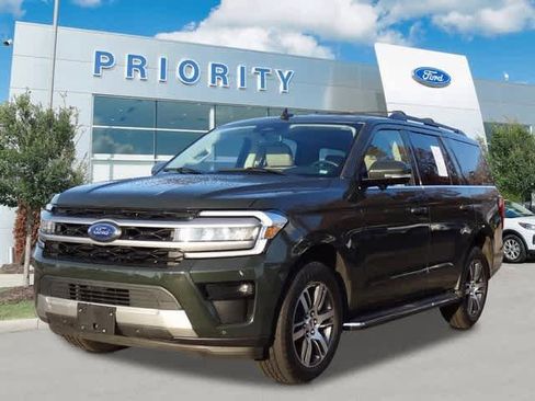 Used 2023 Ford Expedition XLT image 1