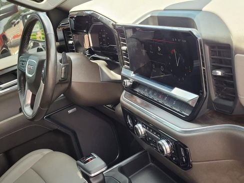 Used 2022 GMC Sierra 1500 SLT w/ SLT Convenience Package AWD/4WD image 12