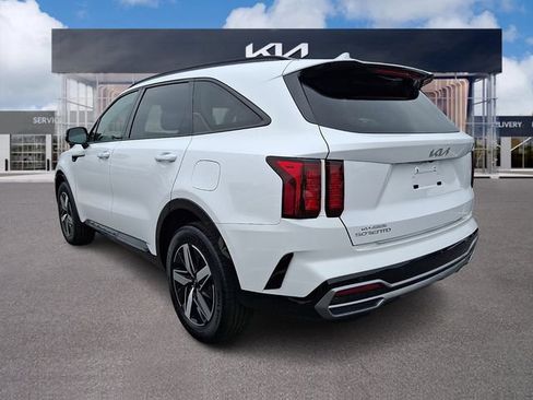 Used 2023 Kia Sorento S FWD image 4