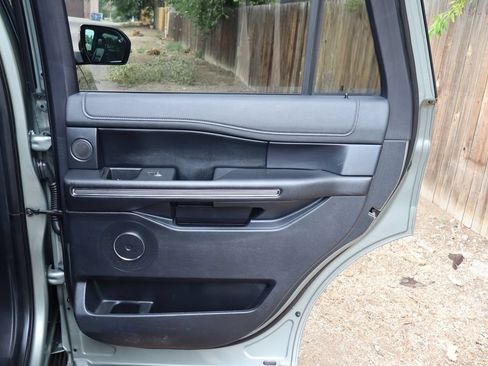 Used 2019 Ford Expedition XLT w/ Equipment Group 202A AWD/4WD image 27