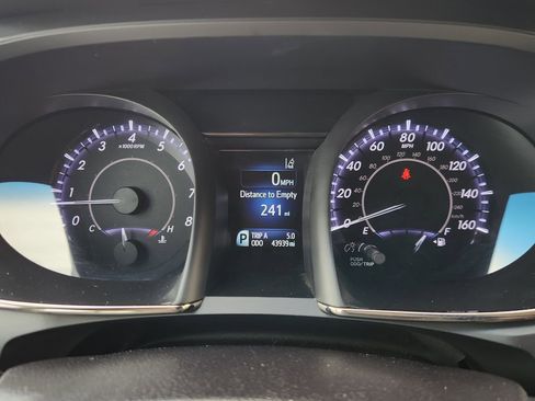 Used 2017 Toyota Avalon Limited image 15