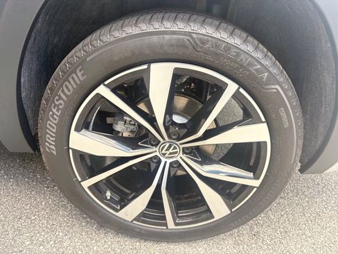 Certified 2026 Volkswagen Atlas SEL Premium R-Line AWD/4WD image 22