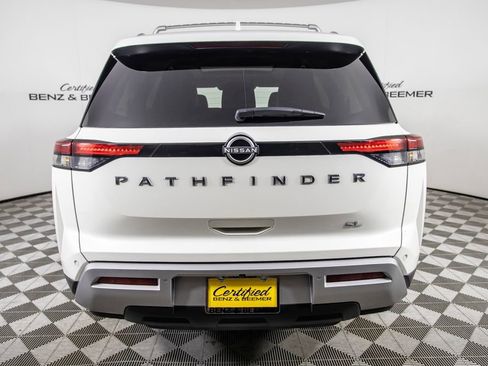 Used 2023 Nissan Pathfinder SL w/ SL Premium Package FWD image 7