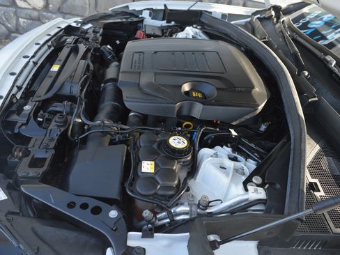 Used 2020 Jaguar F-PACE Premium image 36