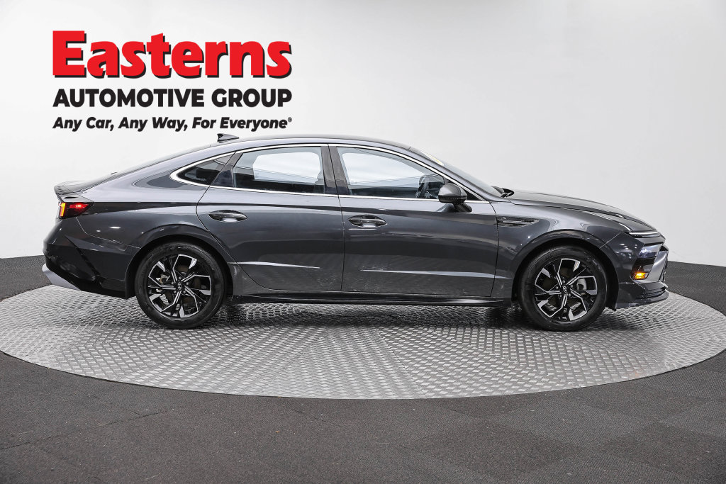 Used 2025 Hyundai Sonata SEL FWD image 5