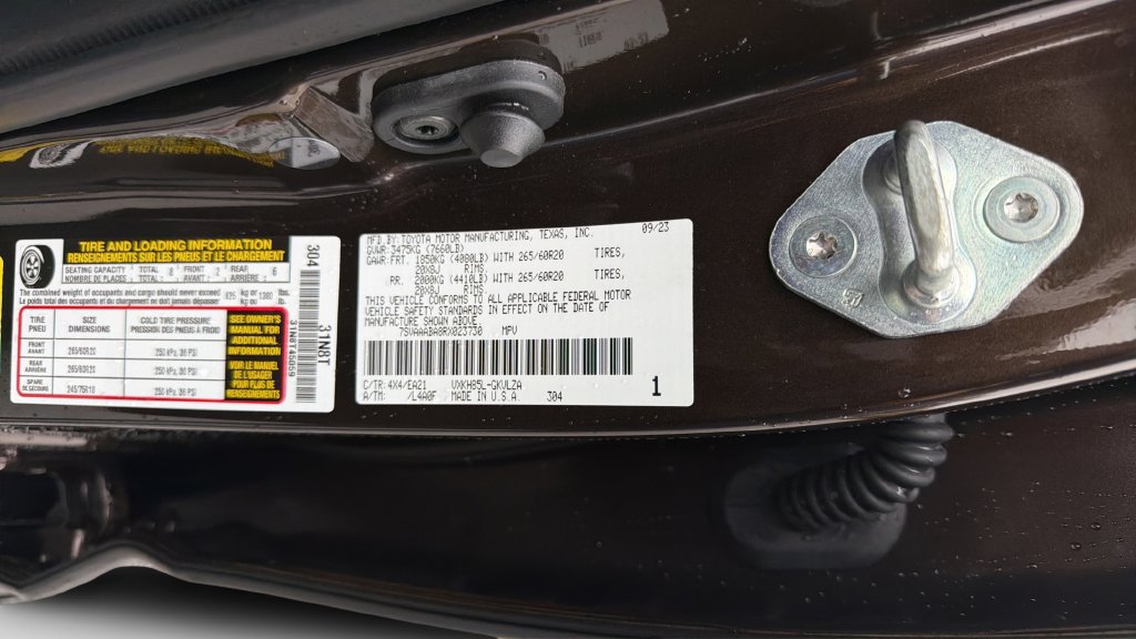 Used 2024 Toyota Sequoia Limited w/ Tow Technology Package AWD/4WD image 40
