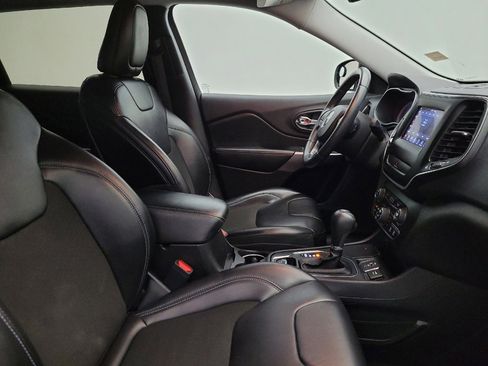 Used 2019 Jeep Cherokee Latitude Plus w/ Comfort/Convenience Group image 21