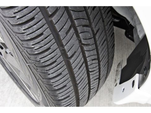 Certified 2025 Nissan Versa SR w/ Trunk Package image 31