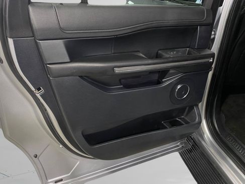 Used 2020 Ford Expedition Max XLT w/ Equipment Group 202A AWD/4WD image 12