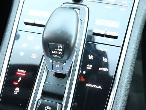 Used 2017 Porsche Panamera 4 image 88