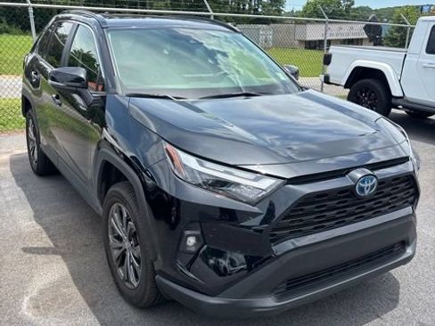 Used 2023 Toyota RAV4 XLE Premium AWD/4WD image 2