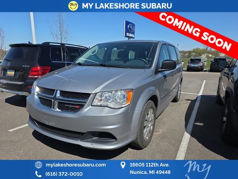 Used 2016 Dodge Grand Caravan American Value Package FWD image 3