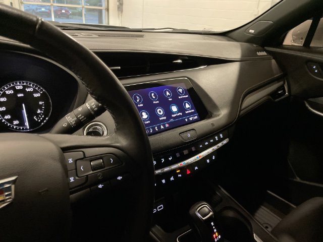 Used 2019 Cadillac XT4 Premium Luxury w/ Enhanced Visibility Package AWD/4WD image 18