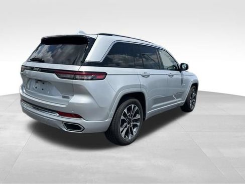 Used 2022 Jeep Grand Cherokee Overland AWD/4WD image 7