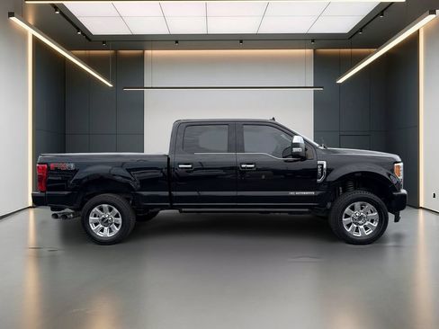 Used 2019 Ford F250 Platinum w/ Platinum Ultimate Package AWD/4WD image 7