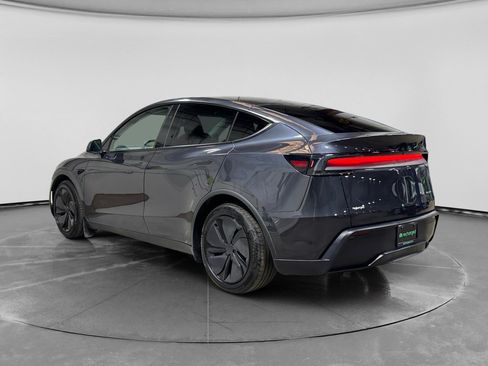 Used 2026 Tesla Model Y Long Range AWD/4WD image 2