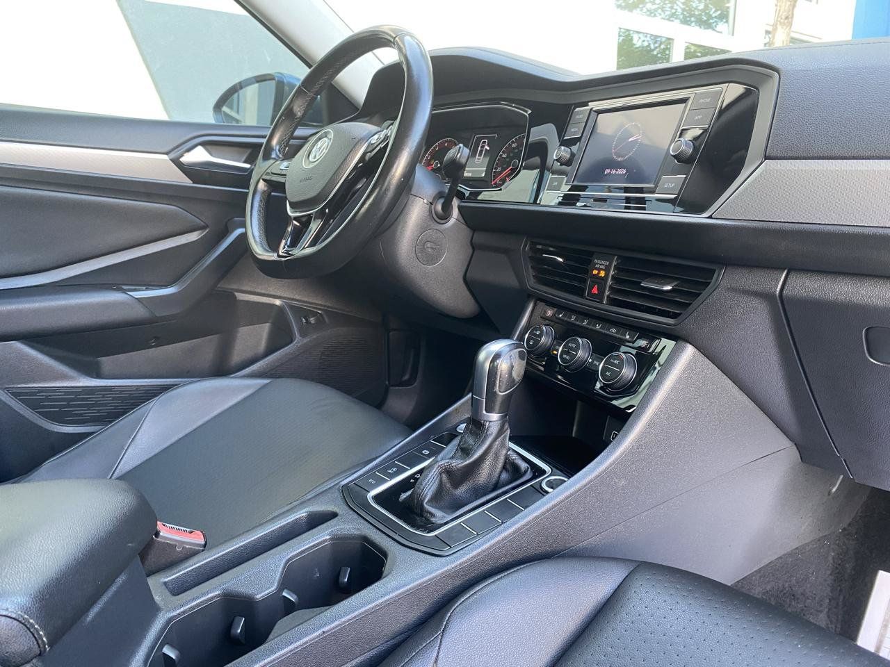 Used 2019 Volkswagen Jetta R-Line FWD image 7