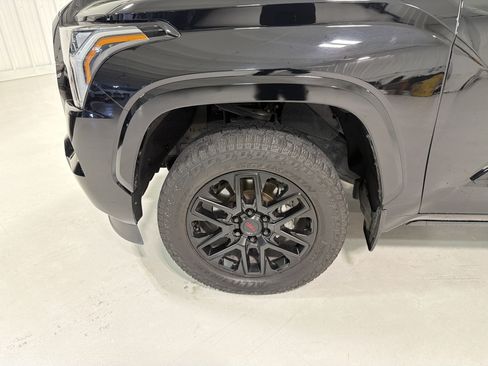 Used 2024 Toyota Sequoia Platinum AWD/4WD image 9