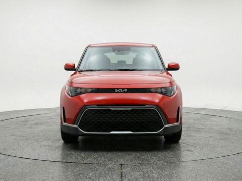 Used 2025 Kia Soul LX w/ LX Technology Package image 2