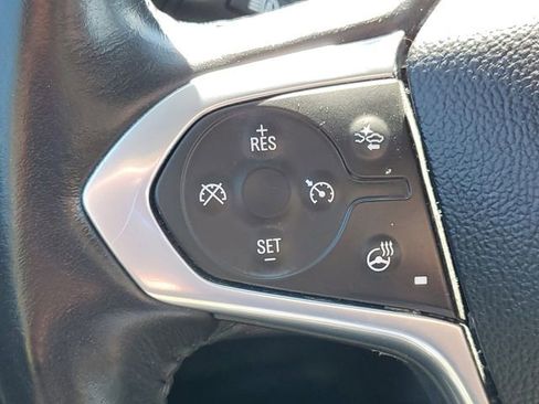Used 2021 Chevrolet Traverse LT FWD image 16