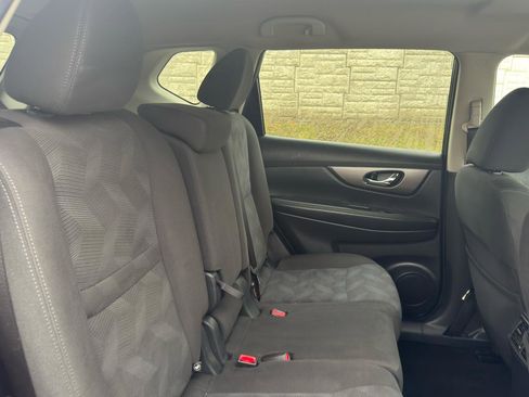 Used 2016 Nissan Rogue SV FWD image 34
