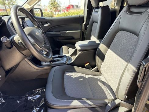 Used 2021 Chevrolet Colorado Z71 w/ Z71 Midnight Edition image 16