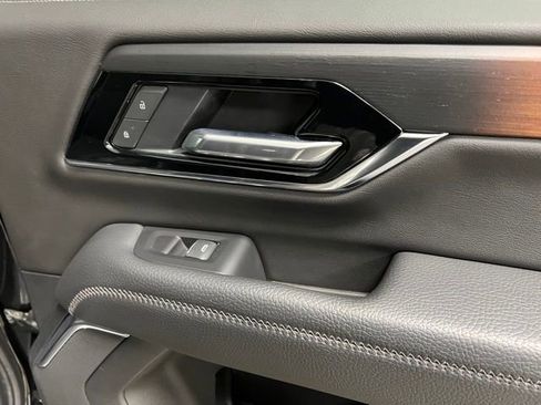 Used 2025 GMC Yukon XL Denali image 56