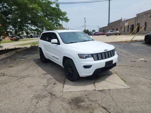 Certified 2018 Jeep Grand Cherokee Altitude AWD/4WD image 7