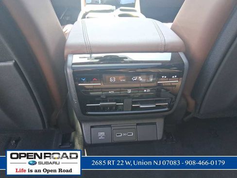 Used 2024 Acura MDX SH-AWD w/ Technology Package image 11