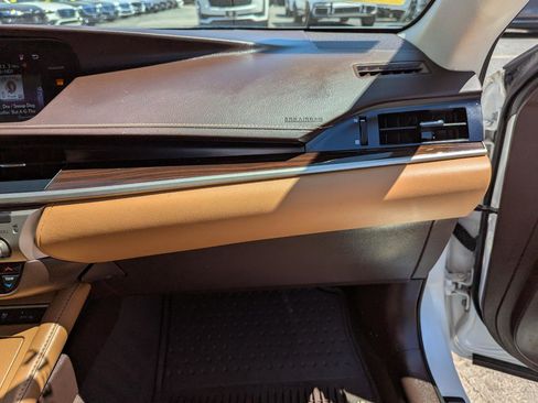 Used 2017 Lexus ES 350 w/ Premium Package FWD image 37