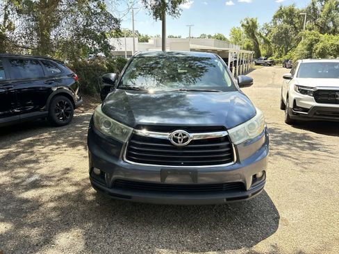 Used 2015 Toyota Highlander Plus AWD/4WD image 3