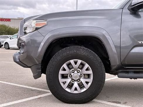 Used 2018 Toyota Tacoma SR5 image 14