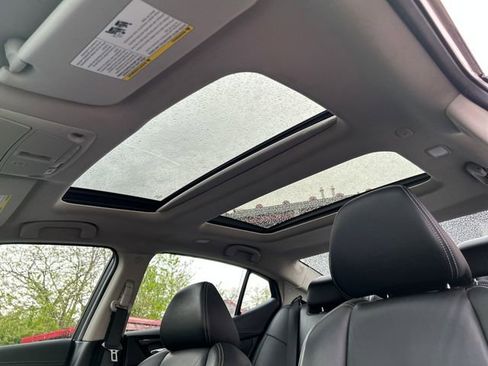 Used 2016 Nissan Maxima Platinum FWD image 22