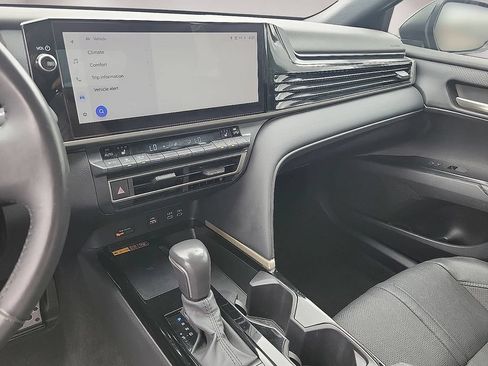 Used 2025 Toyota Camry XSE FWD image 20