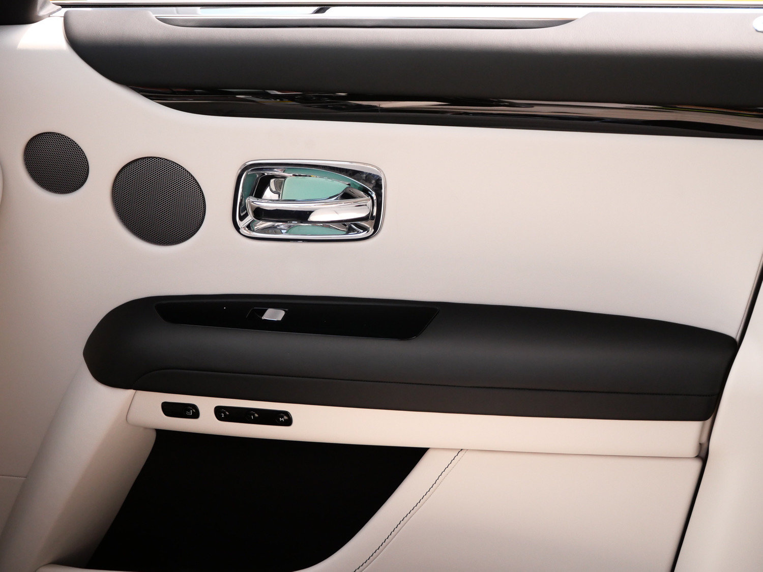 Certified 2025 Rolls-Royce Ghost AWD/4WD image 11