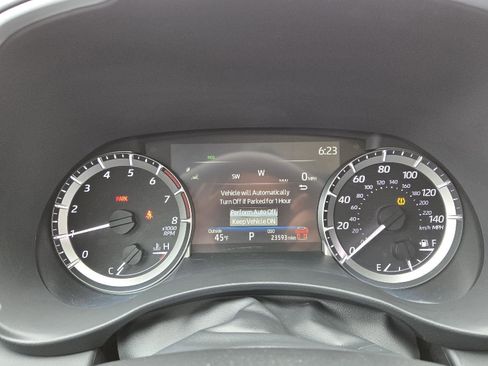 Used 2025 Toyota Highlander XLE image 21