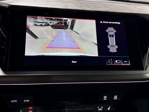 Used 2022 Audi Q4 e-tron Premium Plus image 4