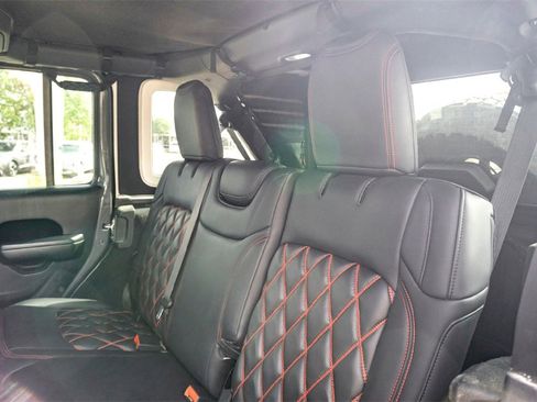 Used 2019 Jeep Wrangler Unlimited Rubicon image 28