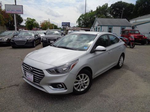 Used 2022 Hyundai Accent SEL FWD image 1