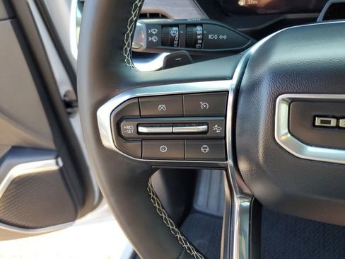 Used 2025 GMC Acadia Denali w/ Super Cruise Package FWD image 27