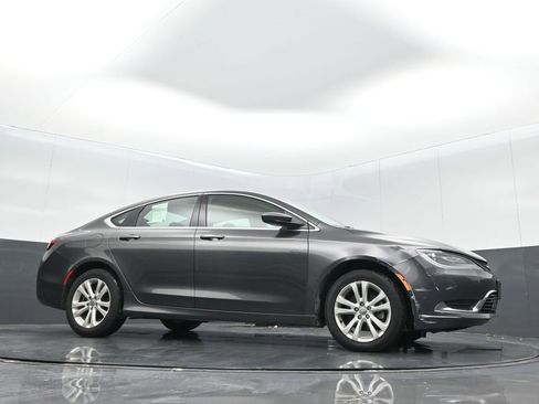 Used 2015 Chrysler 200 Limited w/ Convenience Group image 29