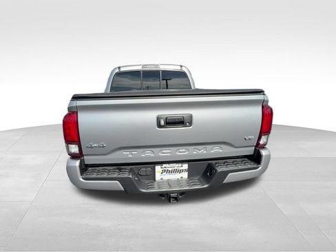Used 2021 Toyota Tacoma SR AWD/4WD image 5