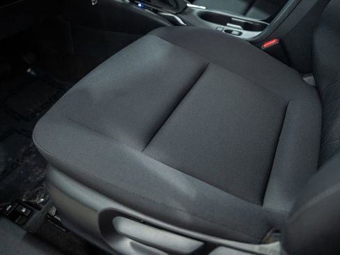 Used 2023 Toyota Corolla LE image 28