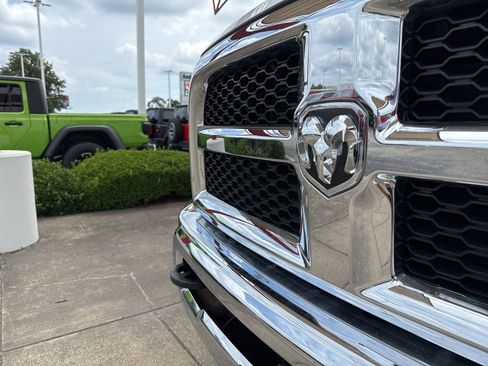 Used 2018 RAM 2500 Tradesman w/ Chrome Appearance Group image 28