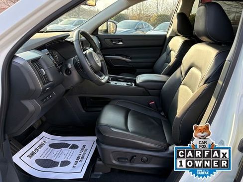 Used 2023 Nissan Pathfinder SL w/ Lighting Package (N92) image 8