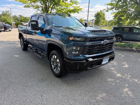 Used 2025 Chevrolet Silverado 2500 Custom w/ Custom Convenience Package AWD/4WD image 6
